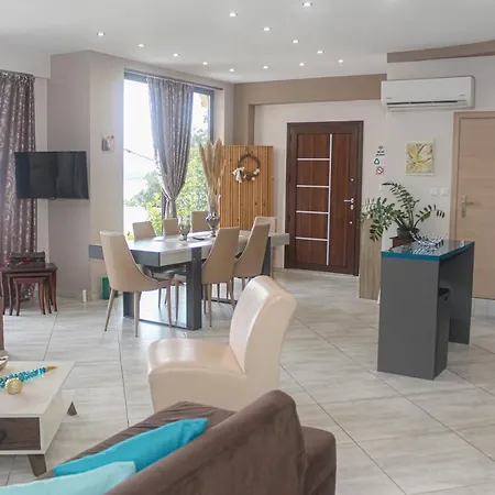 Endless Blue * PalaiónTsiflíkion