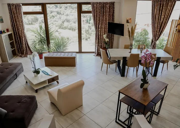 Endless Blue Appartement PalaiónTsiflíkion